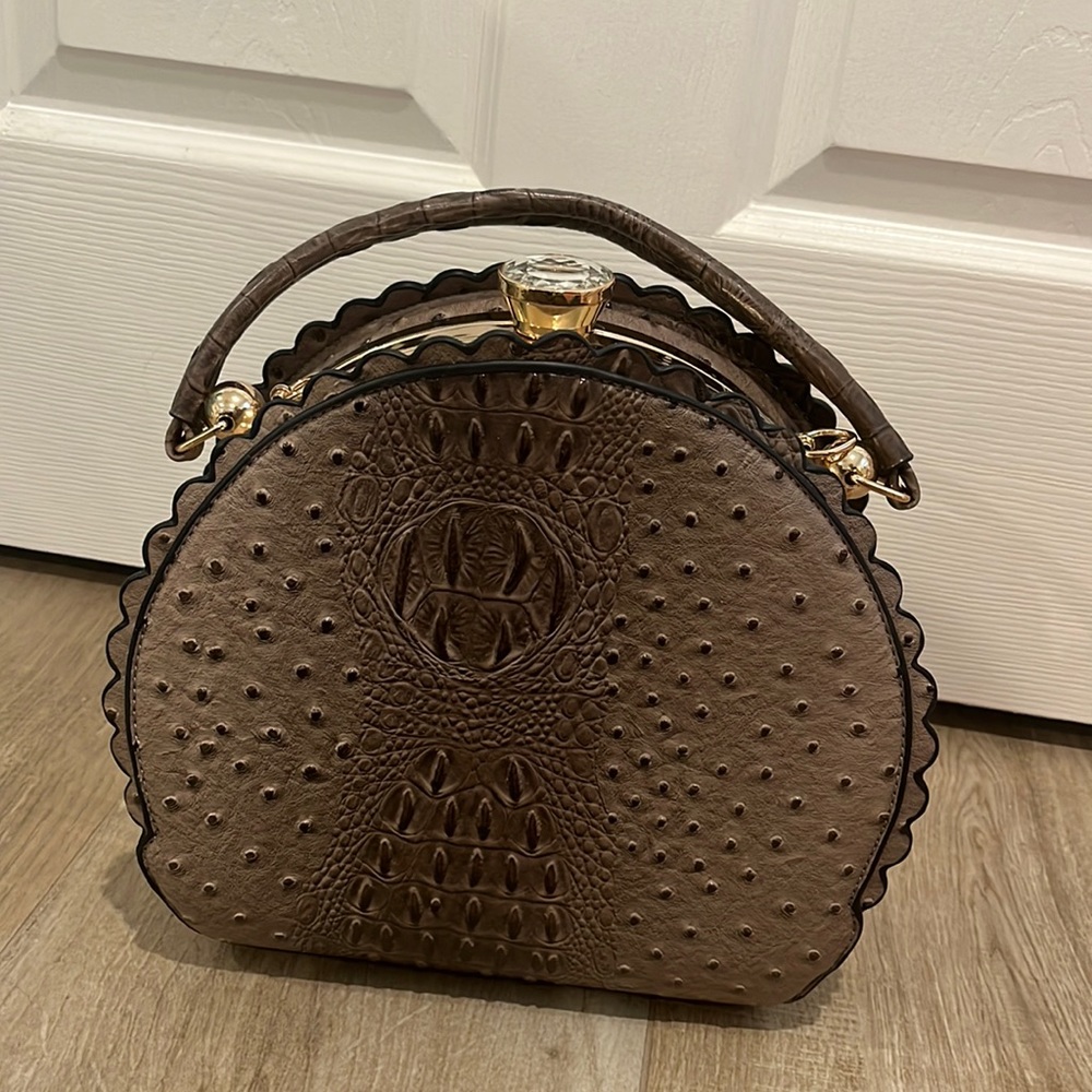 Hatbox type purse